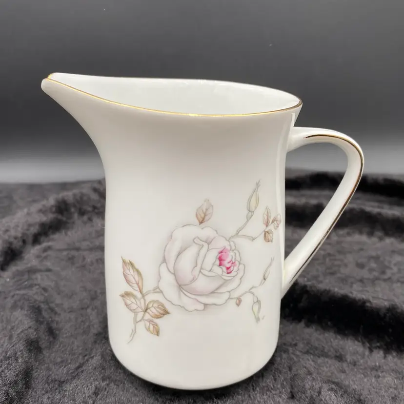 Vintage Johann Haviland (Bavaria) Porcelain Creamer, "Sweetheart Rose" w/Gold, 4.2"