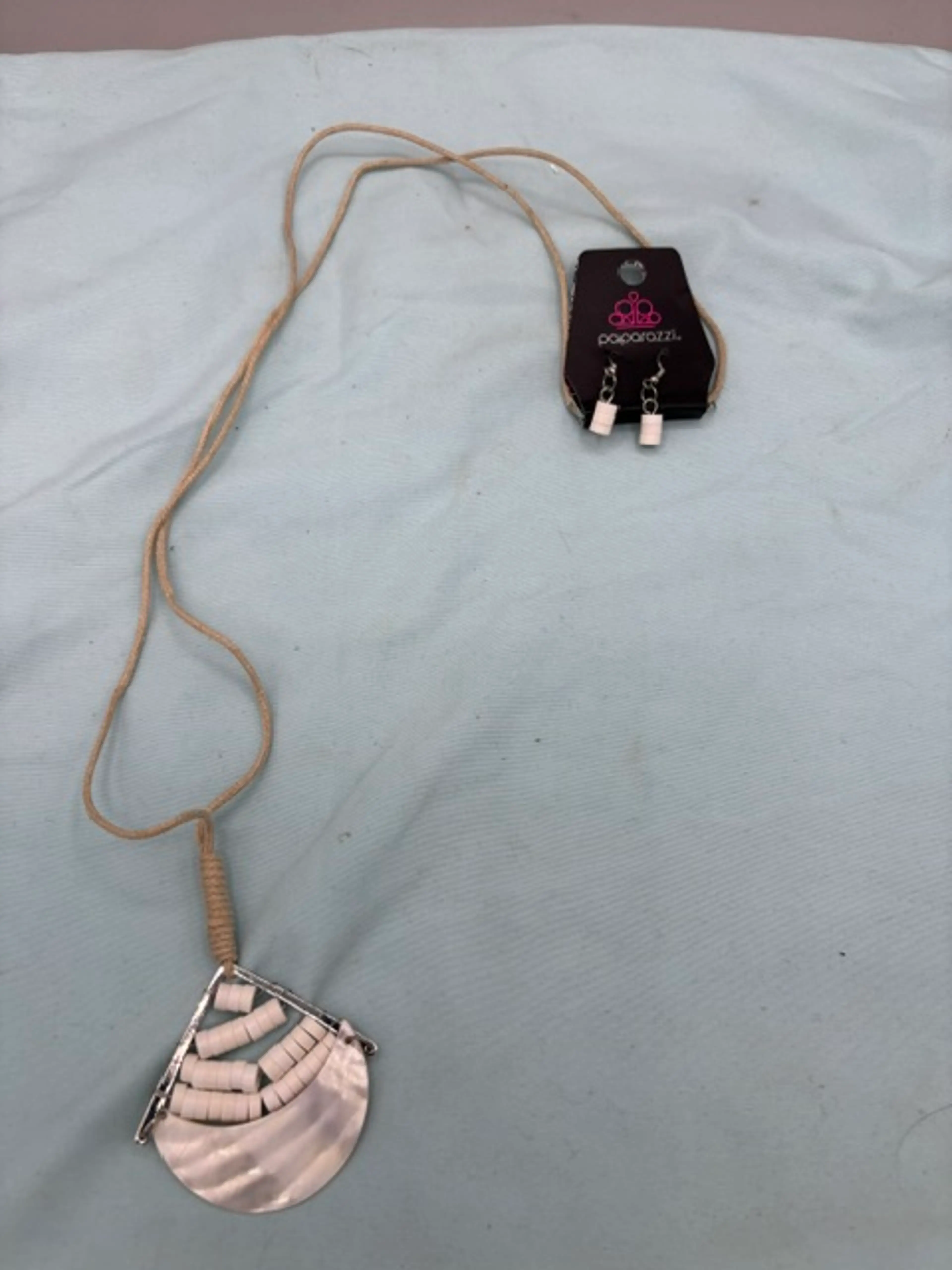 Image 2 of 3