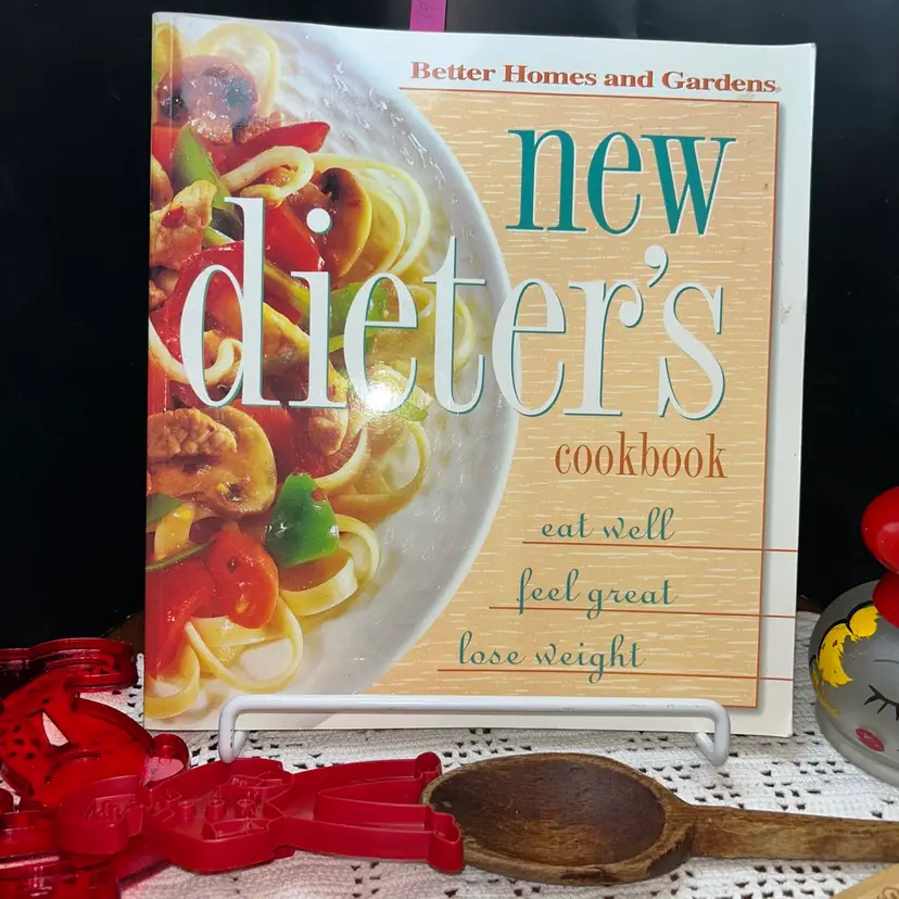 2715. Better Home And Gardens New Dieter’s Cookbook