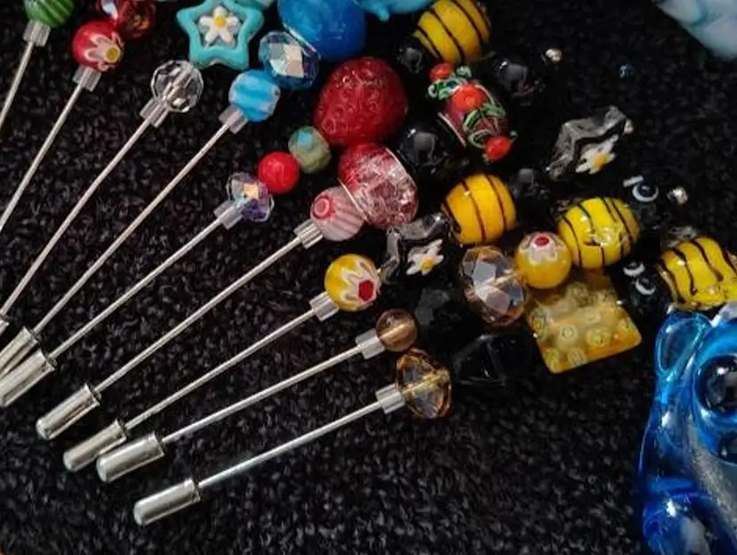 Art Glass Bumble Bee Stick Pin/Purse Pin Decor!!