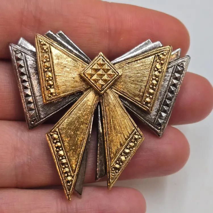 Vintage Signed Avon Holiday Pin & Earrings Set Gold Silver Tones Bows Christmas