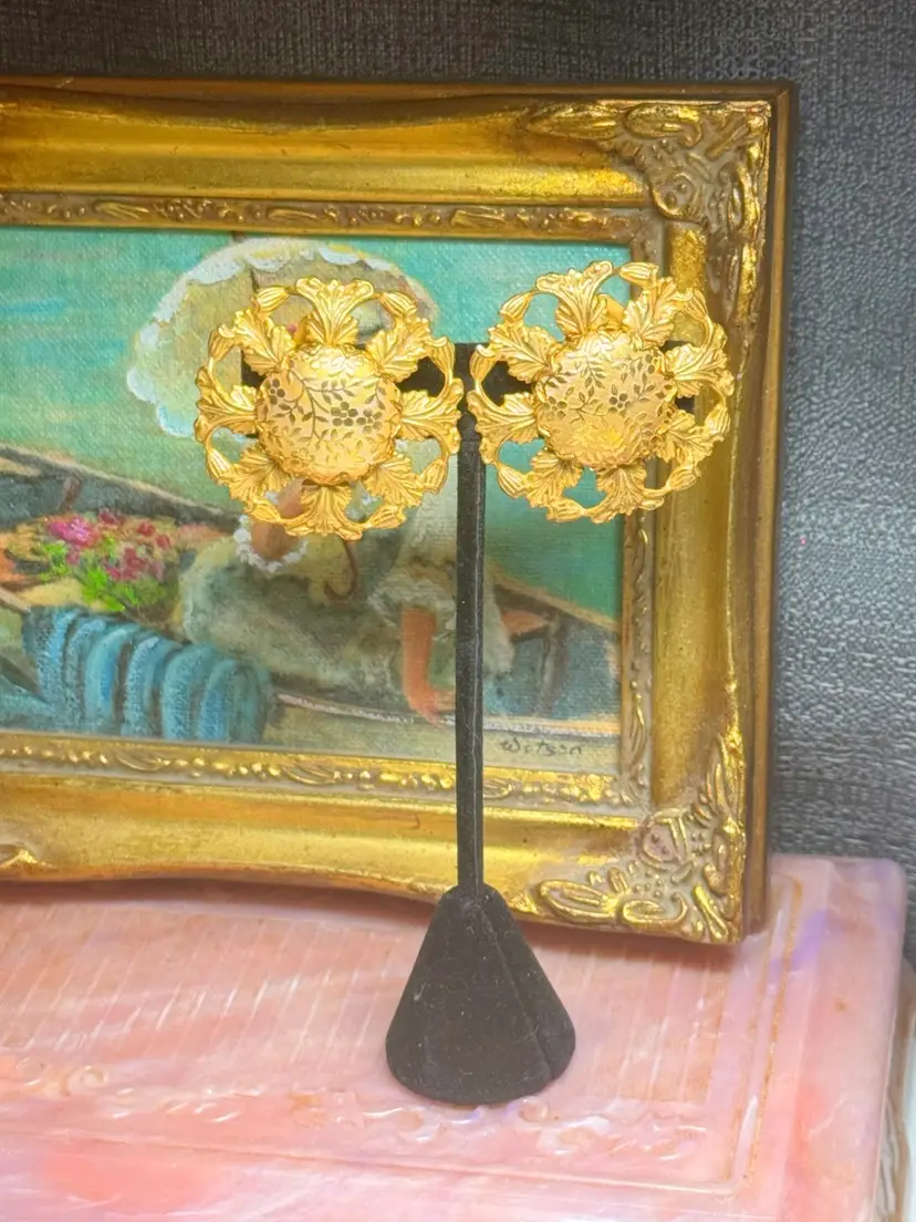 Vintage Miriam Haskell Goldtone Clip On Earrings 1.5”