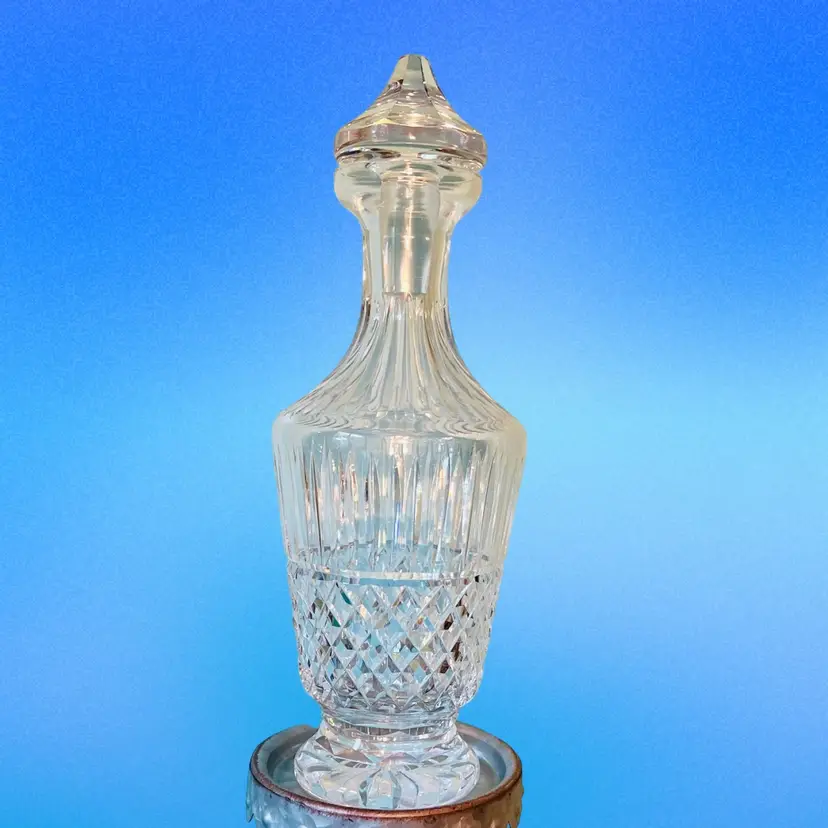 Vintage Waterford Crystal Footed “Maeve Pattern” Decanter (Ireland) (KK)
