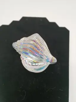 Silvestri Iridescent Clear Art Glass Conch Shell Paperweight .
