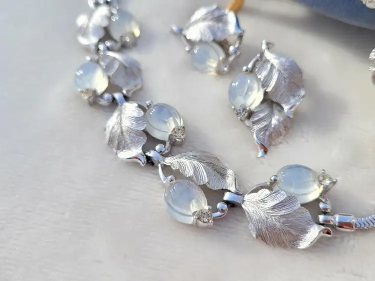 Vtg Pennino Molded Moonstone Glass Demi Parure Necklace Bracelet & Earring Set