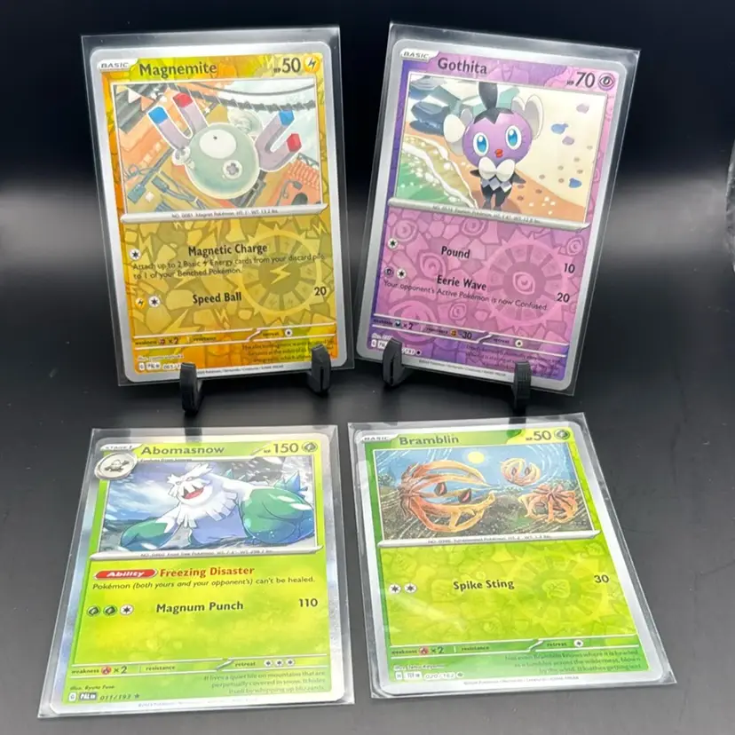 Pokémon Lot Magnemite Pokeball Holo, Gothita Pokeball Holo, Abomasnow Holo, Bramblin Holo