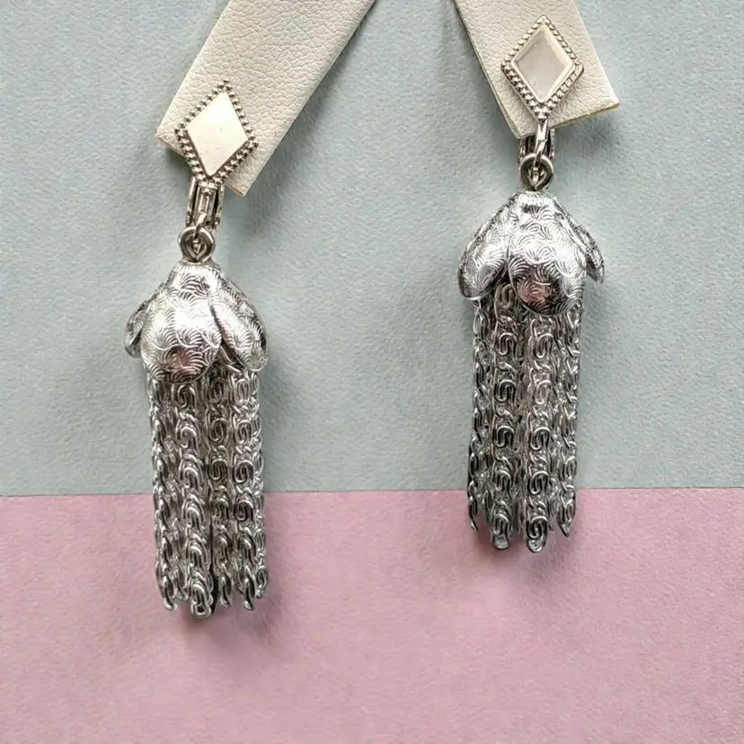 Vintage Sarah Coventry Silver Tone Drop Dangle Chain Tassle Clip On Earrings