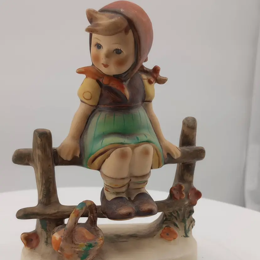 "Just Resting" Hummel figurine