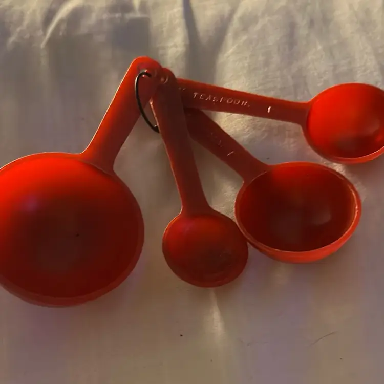 Vintage Plastic Measuring Spoons