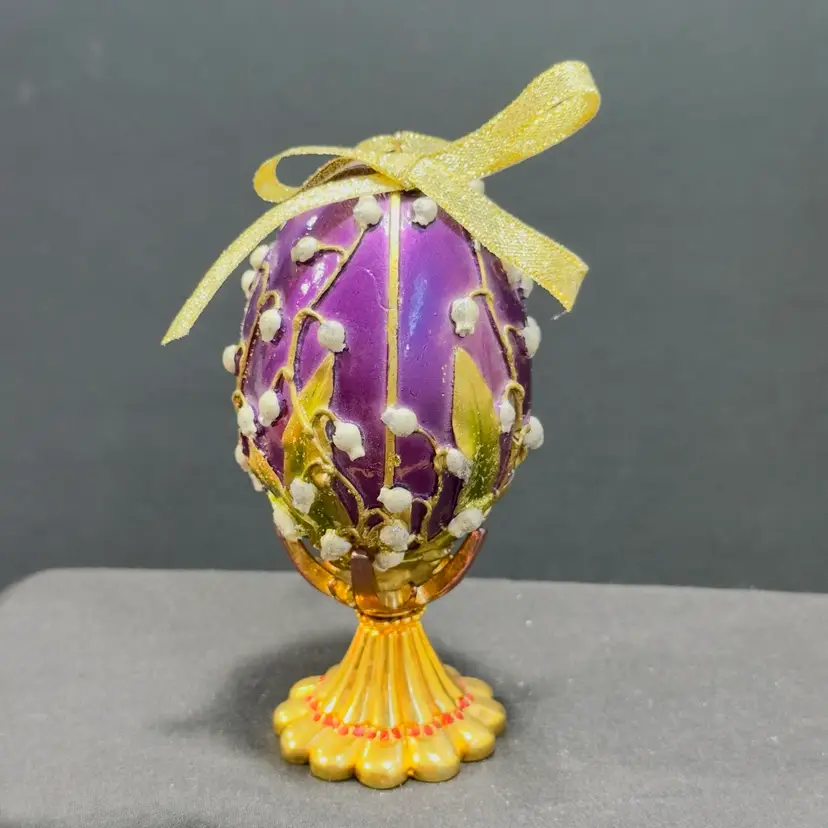#1401 Ornately Decorated Hanging Egg Ornament Lily Of The Valley White Purple Green Ribbon