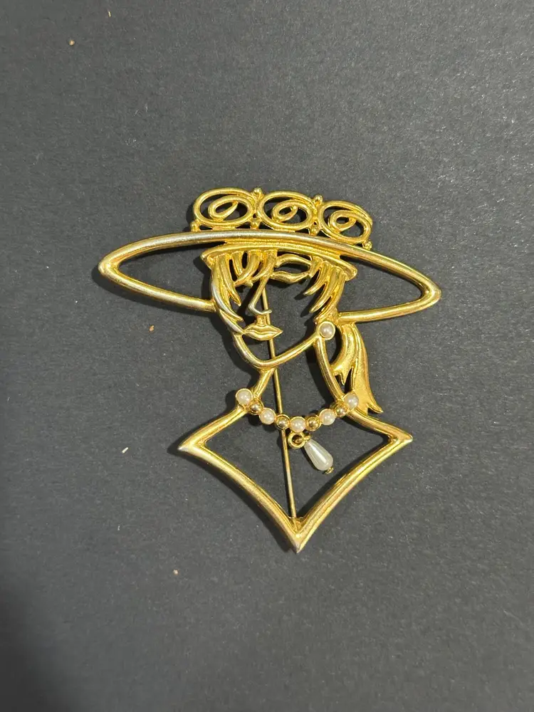 JJ Jonette Vintage Cut Out Lady In Hat with Pearl Necklace Brooch
