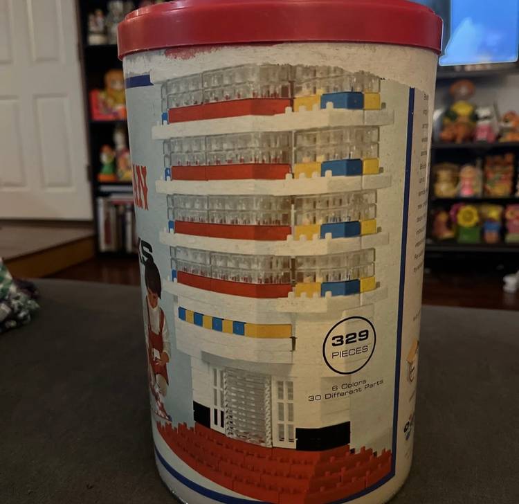 American Plastic Bricks No. 725 + 101 extra pieces 431 total Halsam