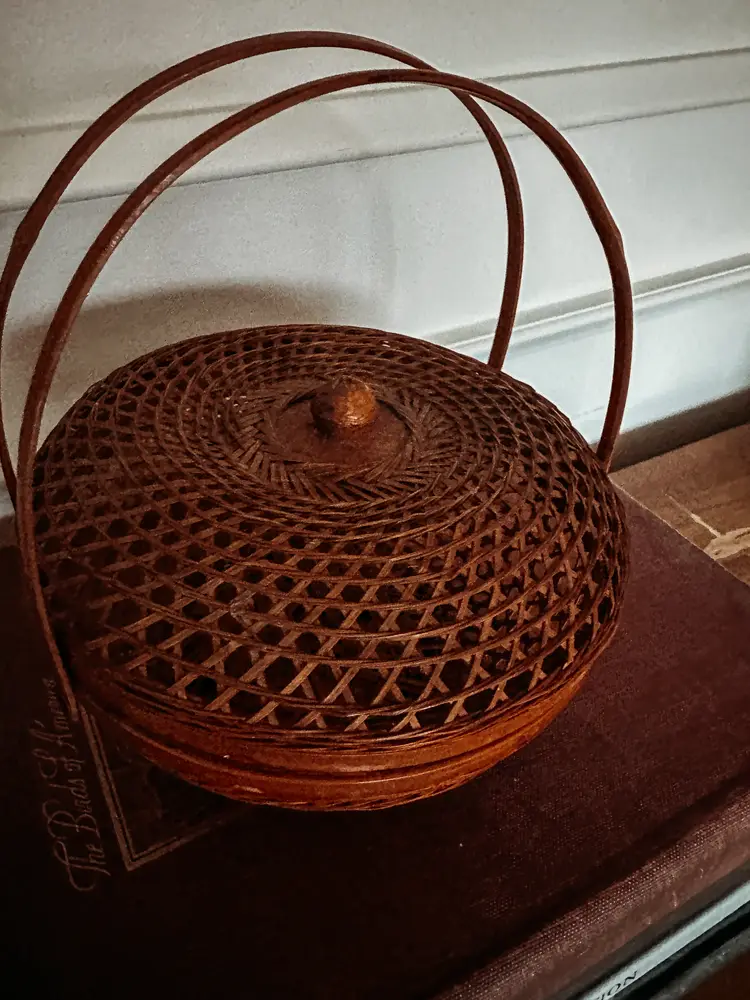 Vintage Round Basket with Lid
