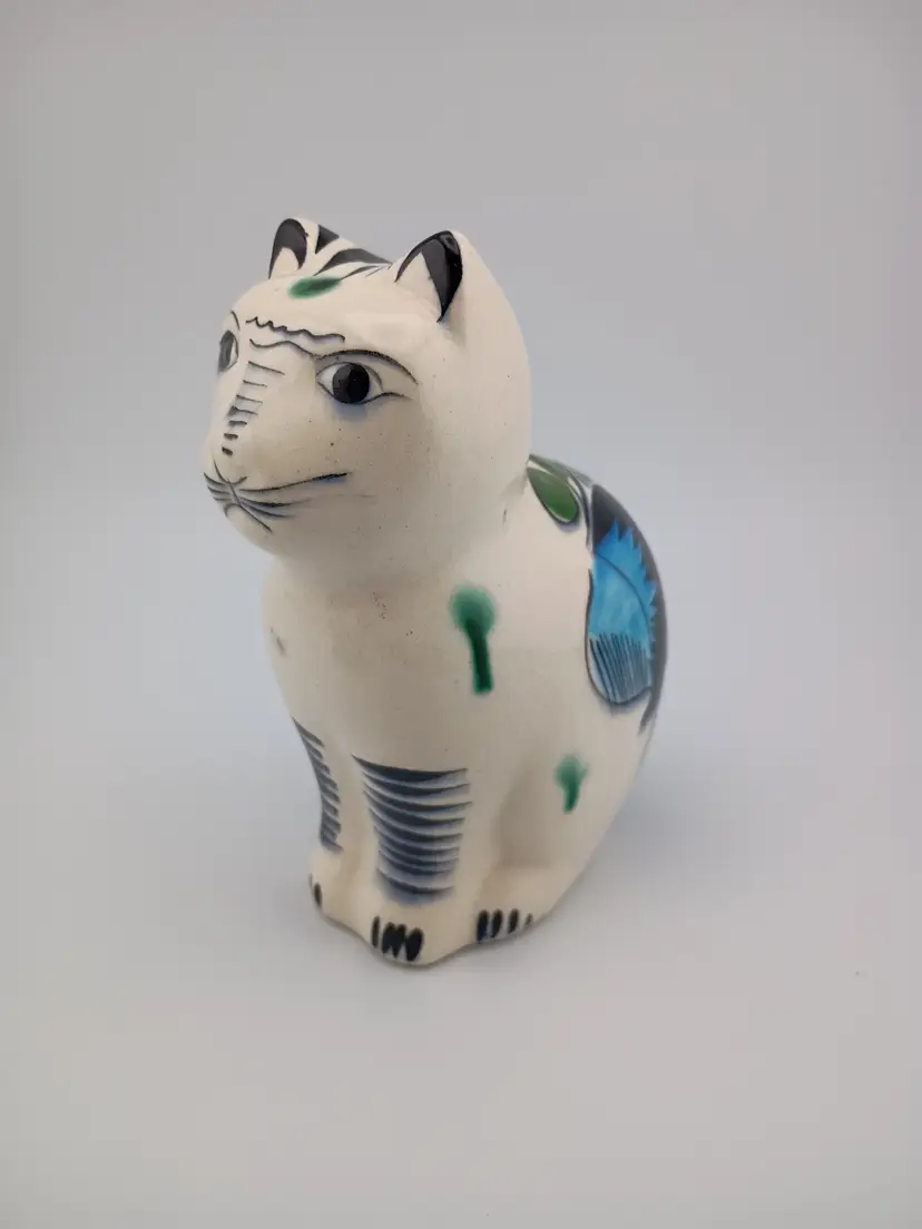 Tonala cat with flowers