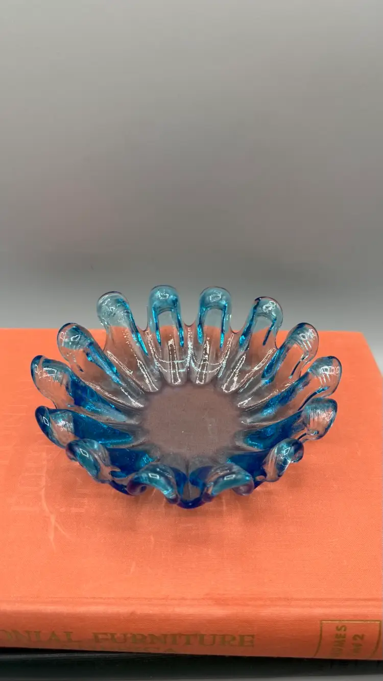 Vintage MCM Aqua Blue 8-Finger Swung Art Glass Bowl – Hand-Blown Splash Design 6.5”