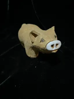 #3222 - Rinconada Pig -2.25x4”