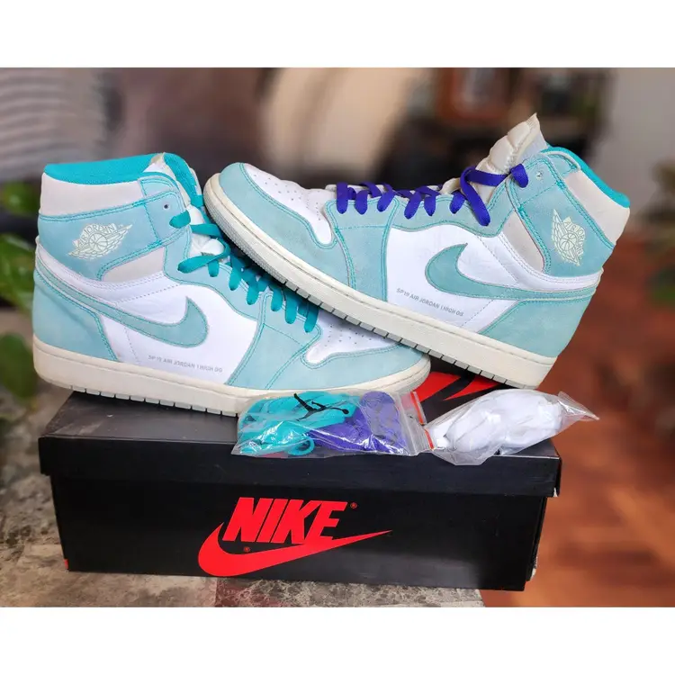 Air Jordan 1 Retro High OG 'Turbo Green' Size 12 US MEN'S Pre-owned 