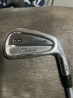 Titleist 710 CB Iron Set~ Pw-4~ Dynamic Gold S300 Shaft~ Golf Pride Midsize Grips