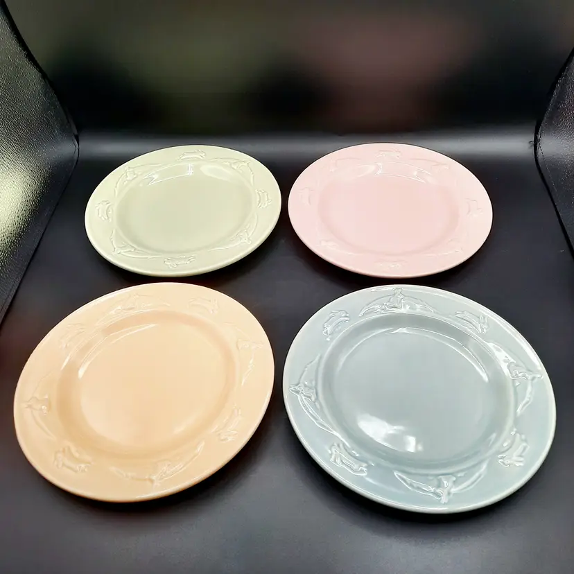 Hallmark Pastel Bunny Rabbit Easter Plates Set of 4 Blue Pink Green Yellow