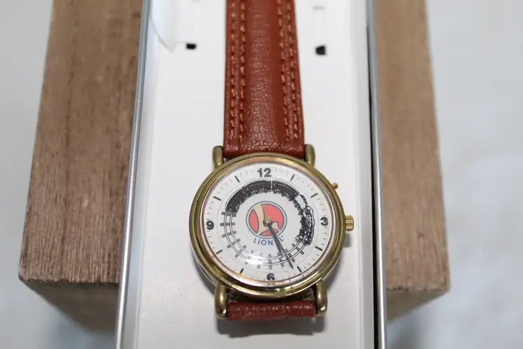 Lionel Legendary Trains Watch with Original Tin Box, Sleeve UNTESTED