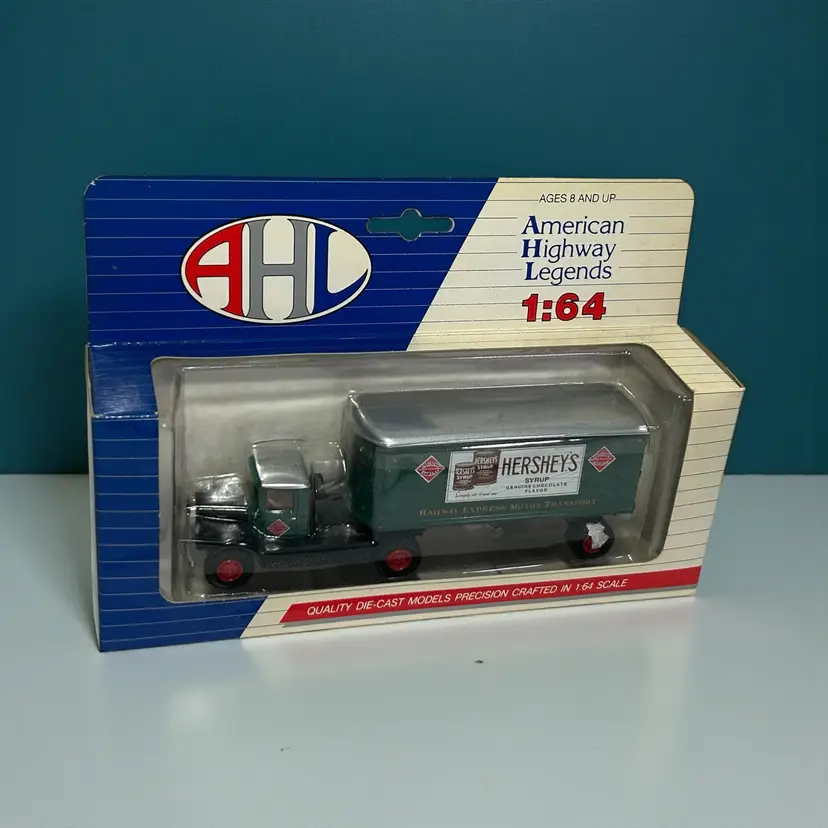 AHL Mack Truck Model BM Hershey's Syrup Die-Cast New