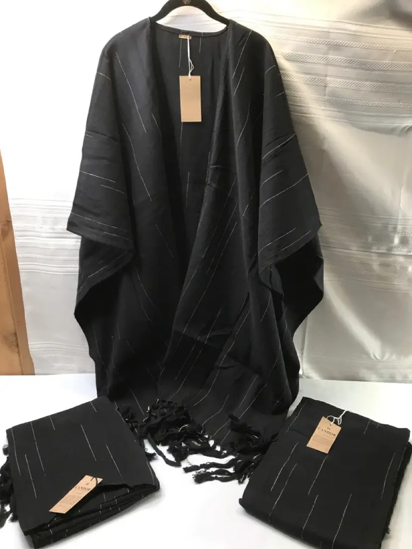 Handmade in Mexico Candor Open Poncho. NWT. One Size Fits Most. Black.