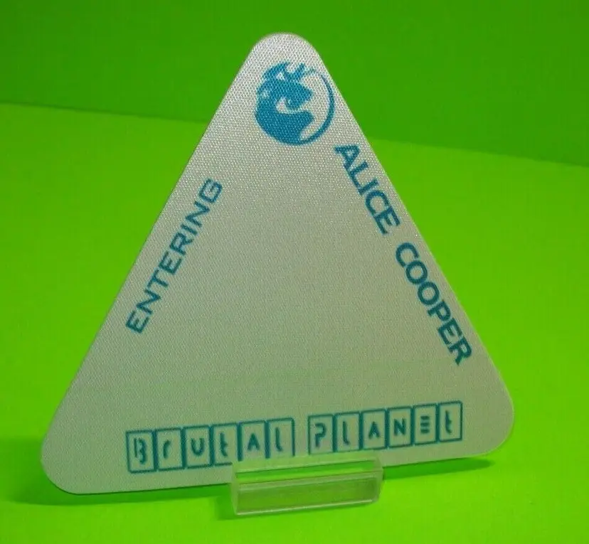 Alice Cooper Brutal Planet Tour Backstage Pass Original Hard Rock Music 2000