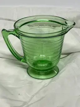 Vintage T&S Handmaid Measuring Cup 16oz 1 Pint Green Uranium Glass