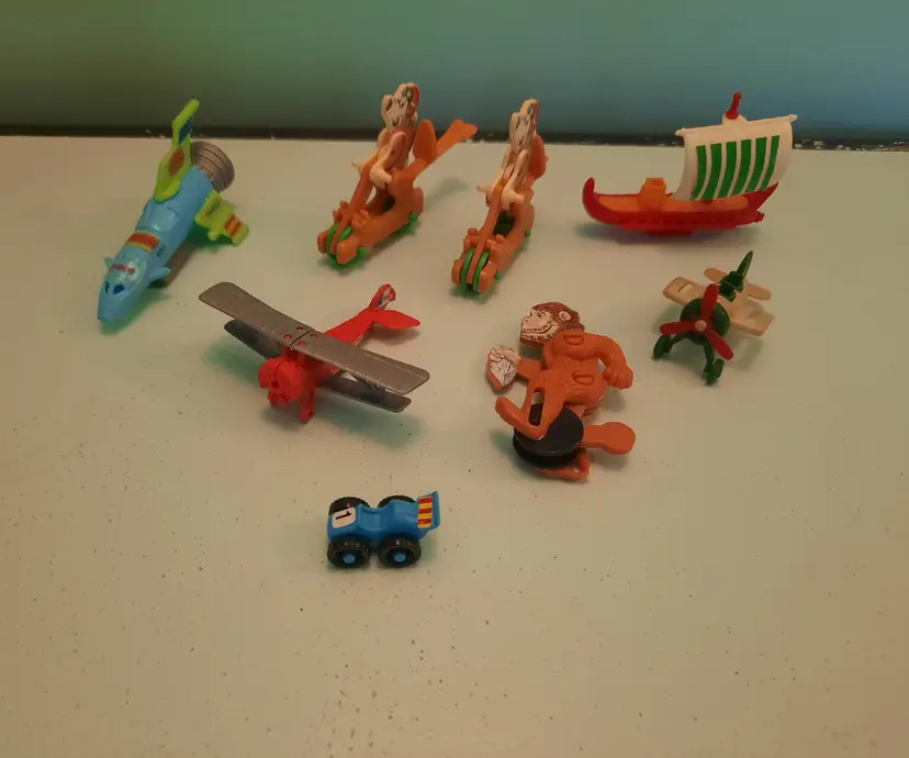 Vintage Mixed Lot of 8 Kinder Surprise Toys Mostly 90s