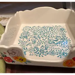 Pioneer woman napkin holder