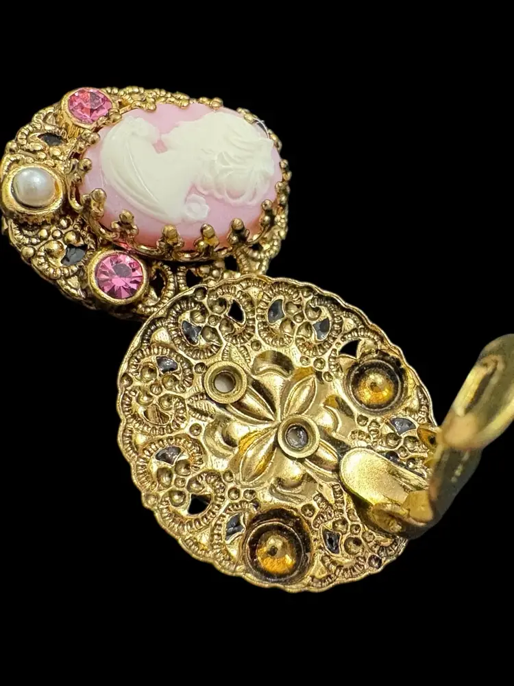 #01 Vintage West Germany Clipon Earrings