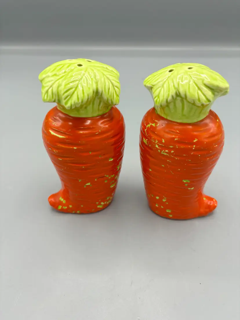 Vintage Fun salt & pepper carrot