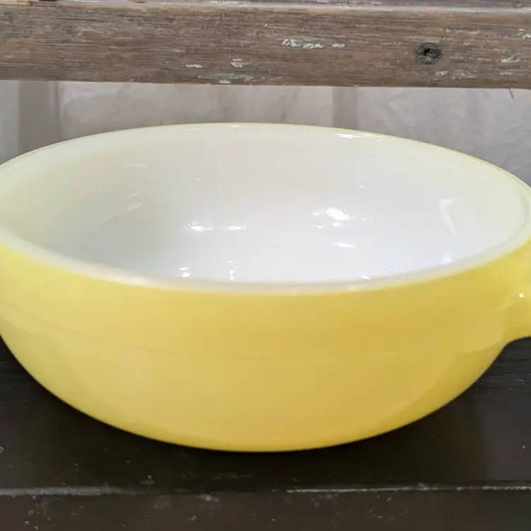 VTG USA GLASBAKE J-2057 SOUP BOWL(Yellow)