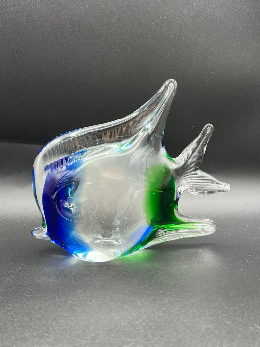 067. Beautiful Fish Paperweight