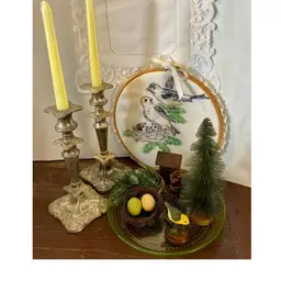 Birds Pine Candle Holders Vignette