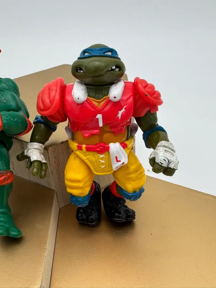 TMNT TD Tossin Leo Teenage Mutant Ninja Turtles Mikey Michealango football 1991
