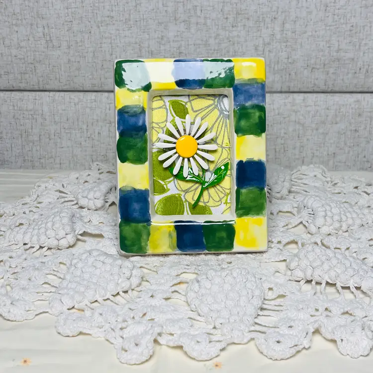 Vintage Ceramic Frame with Wearable Enamelled Daisy Brooch-Mixed Media Floral Decor