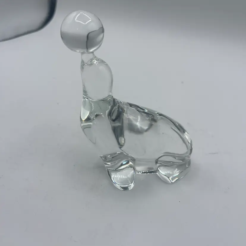 Dalzell Viking Glass Crystal Clear Seal 3” x. 4.5”