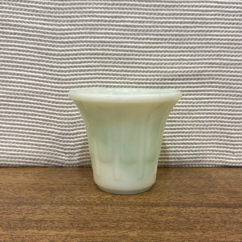 Green Marble Slag Uranium Glass Vase: 1930s Akro Agate #296 Tulip Pot (0092-24)