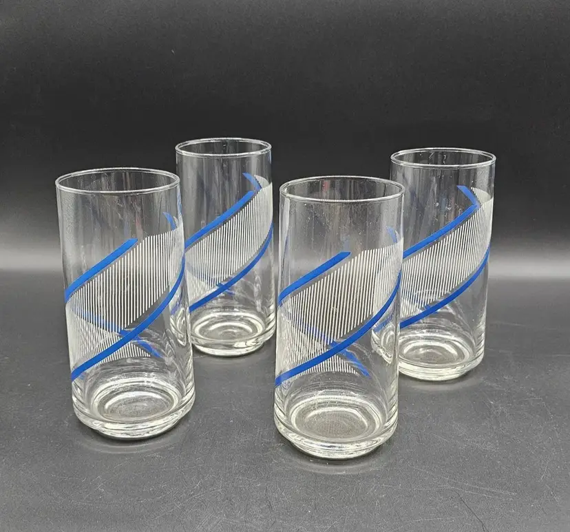 Set of 4 Tumblers White/Blue Swirl