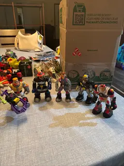 Small Lot Of Five Rescue Hero Figures No Accessories