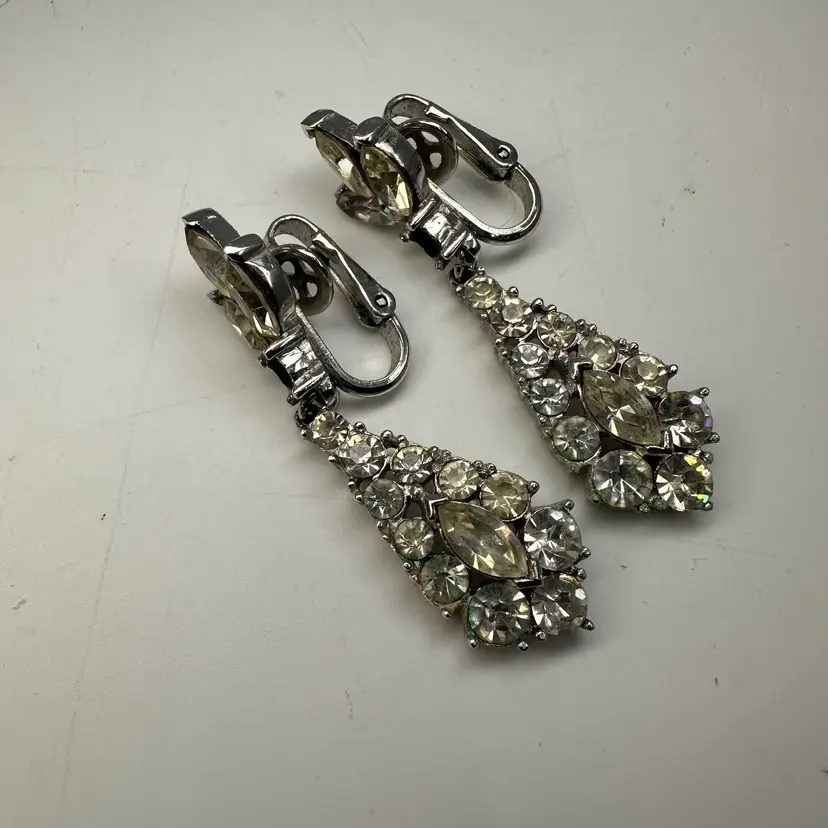 Vintage Crown Trifari Princess Rhinestone Drop Dangle Earrings