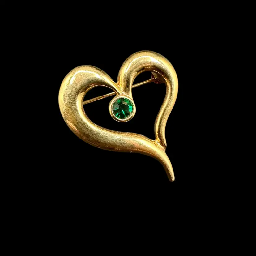 Petite Green Rhinestone Gold Tone Heart Brooch, Marked Avon 1.5”T