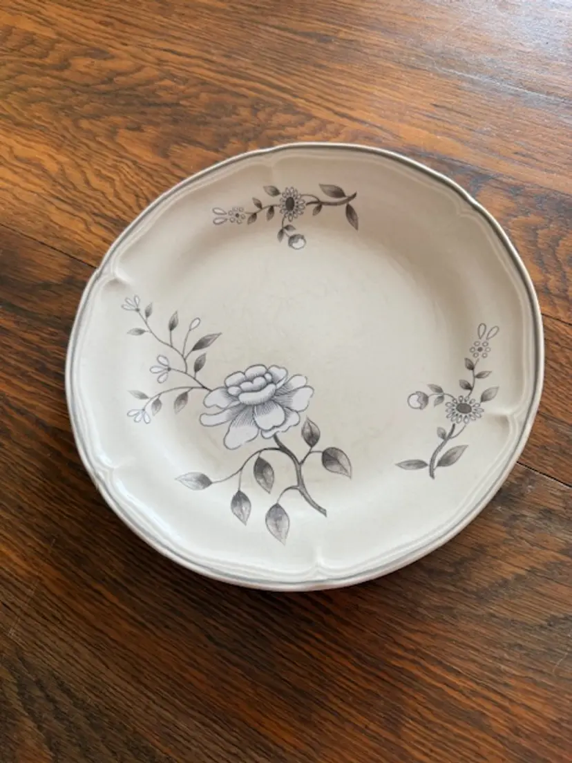Vintage Southampton Stoneware Collection Plate – 11” Dinner Plate – 1985 Floral Gray Pattern – Oven/Microwave/Dishwasher Safe