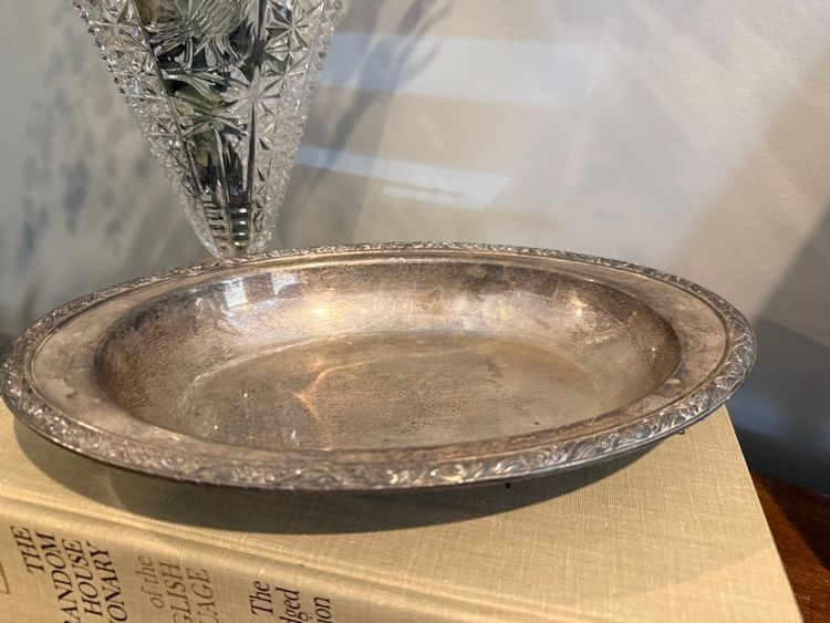 Silver Plated Tarnished Oneida Oval Bowl