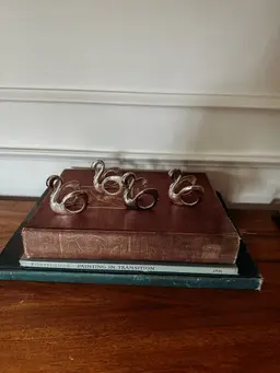 Vintage Wm A Rogers Silverplate Swan Napkin rings Set of 4 with BOX