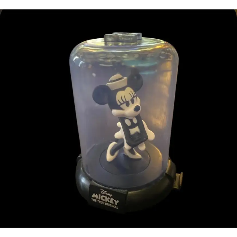 #07 - 2018 Disney Domez Figure As Pictured ( 3" Tall)