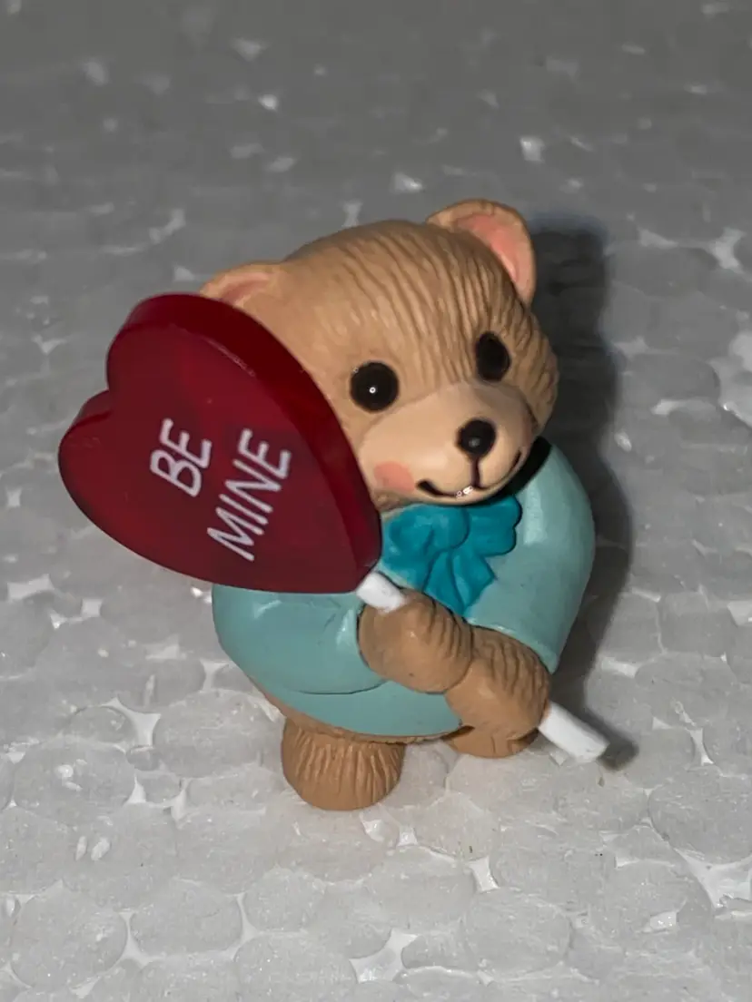 25% Off Vintage Hallmark Valentines Day Merry Miniature Figurine As Pictured (was $6)