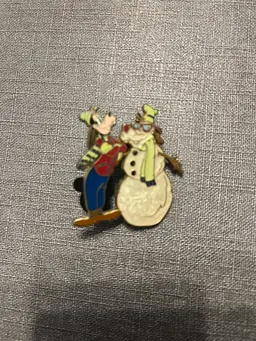 Disney World Christmas 2007 Goofy Snowman Pin