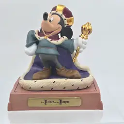 WDCC Mickey Mouse The Prince And The Pauper 70th Birthday Sculpture With Base